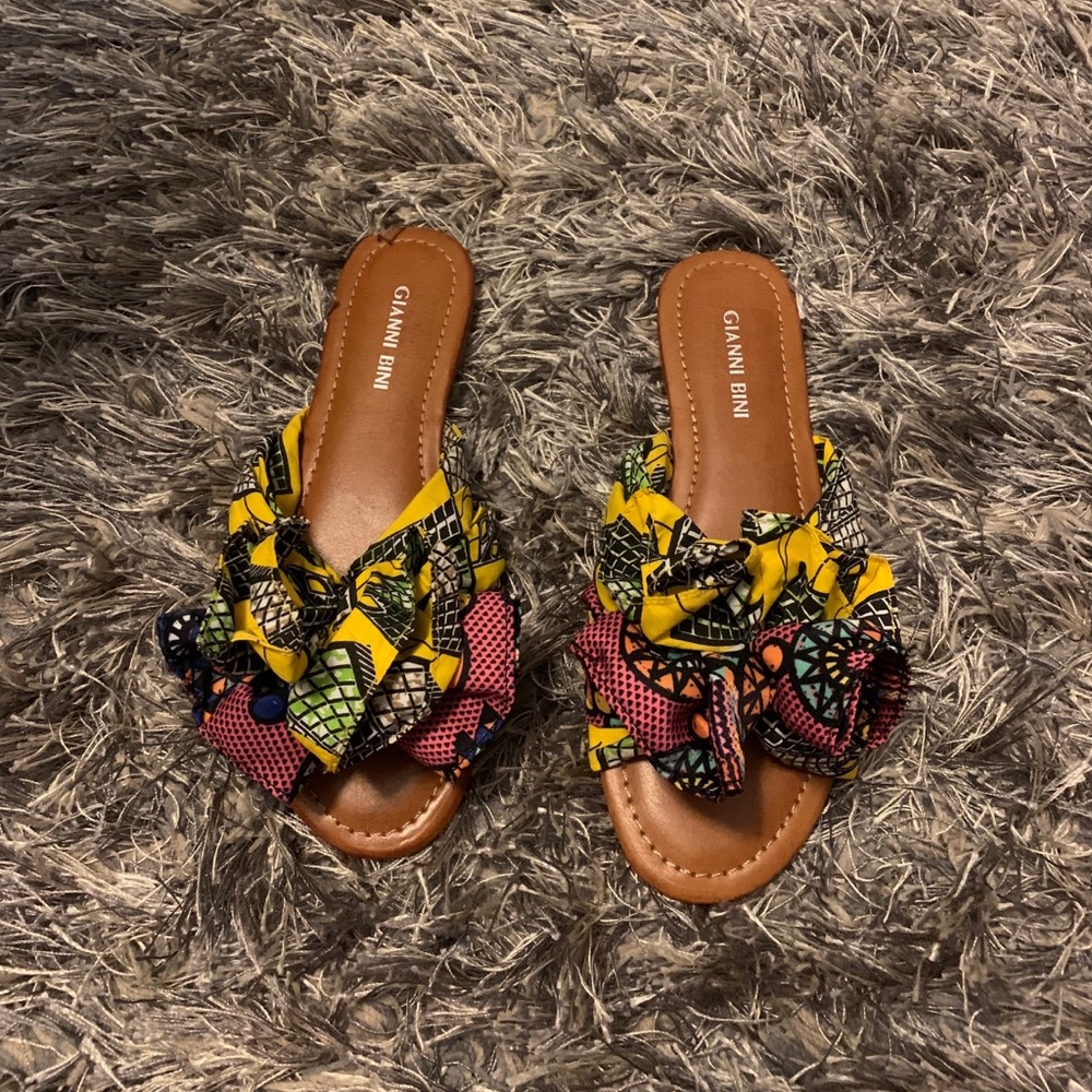 Gianni Bini Flats